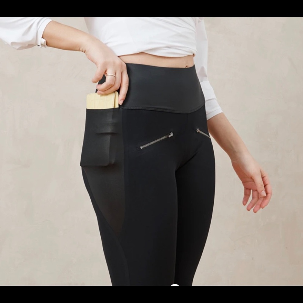 ADAY Throw it Higher Leggings - Black -Large